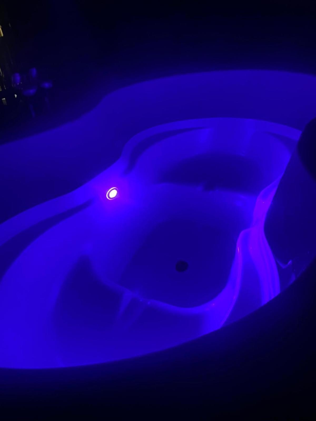 Campsie Luxury Pods With Hot Tub Hotel Glasgow Exterior foto